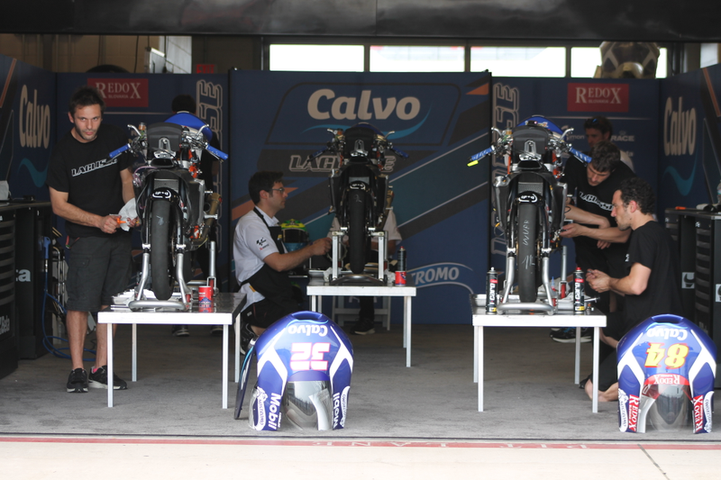 Illustration for article titled MotoGP Bikes In Various States Of Undress
